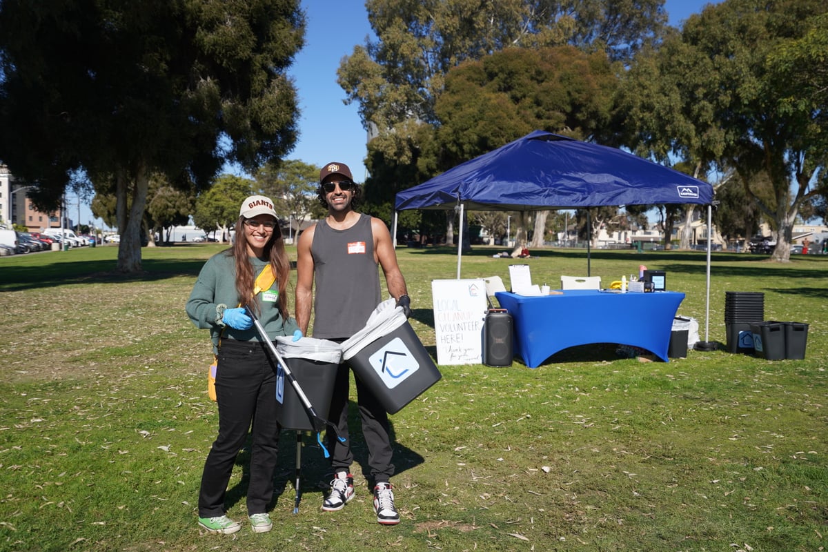 LocalCleanup volunteers cleaning up the neighborhood